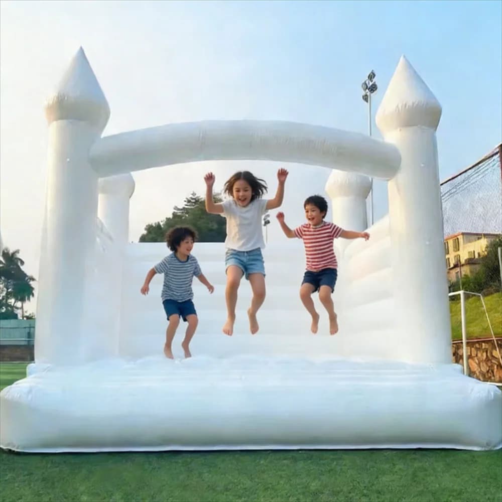 Reinweiße Hüpfburg! 4x4m großes aufblasbares Kindertrampolin in kommerzieller Qualität, belastbar bis 660 Pfund.