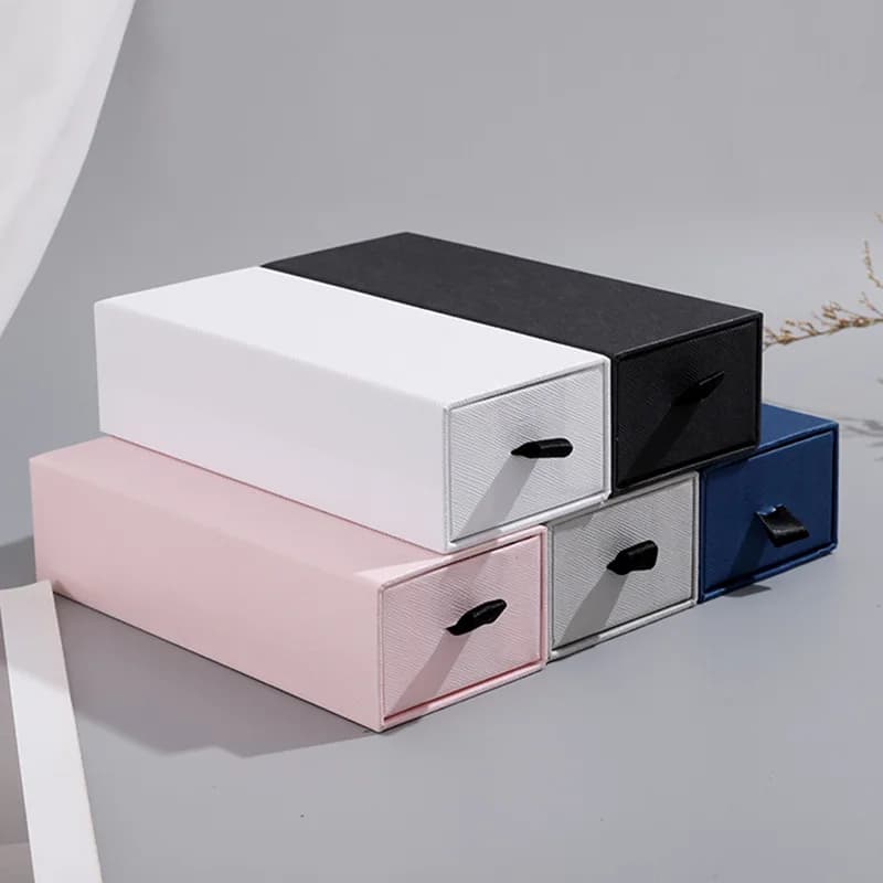 10 Stück quadratische Schmuck-Display-Brillenbox-Verpackungshalter, schwarz, rosa, weiß, Kraftpapier, Geschenkbox für Brillen, 17 x 7 x 4,5 cm