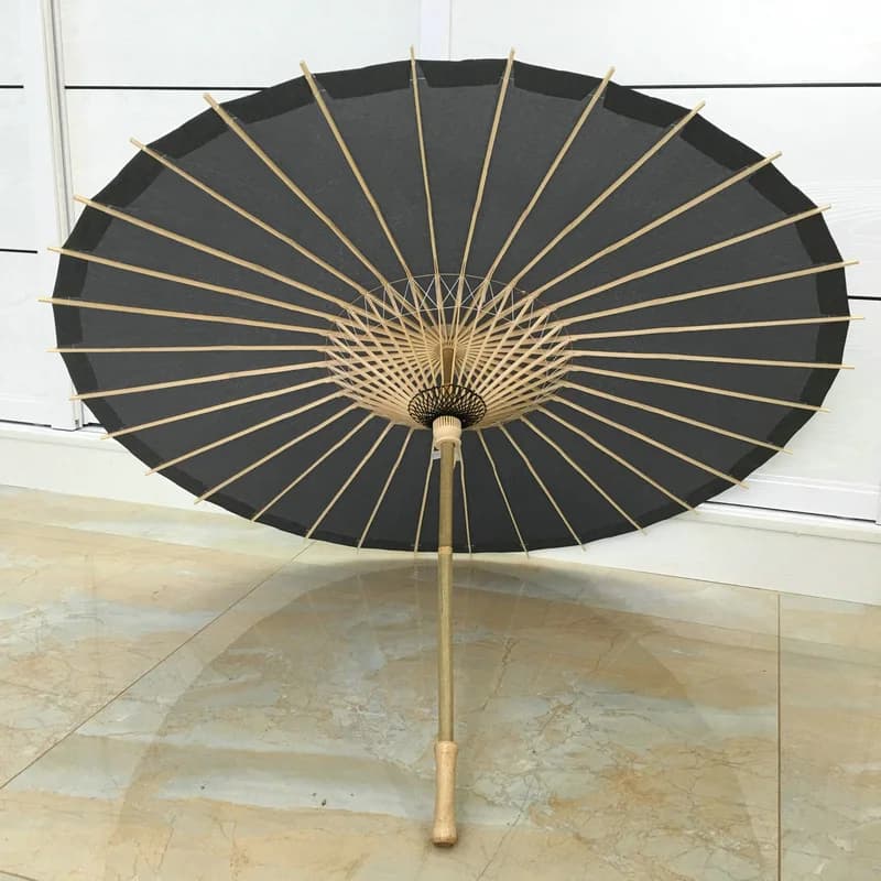 Schwarzer Immaterieller Kulturerbe-Bastelölpapier-Regenschirm im chinesischen Stil, schwarze Cos-Fotografie-Requisiten, regenfester Sonnenschirm,
