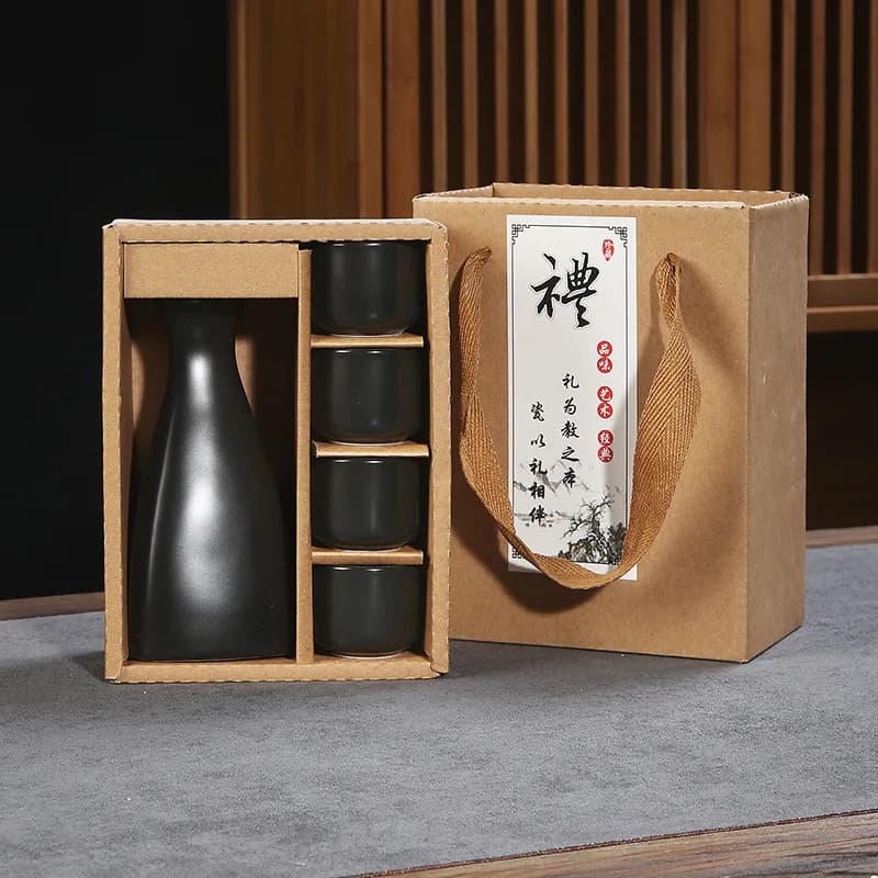 Luxuriöses Sake-Set mit Wärmer, 4 Tassen, Keramik Japanische Sake-Flasche, Schwarzes Weinglas, Tragbare Geschenkbox, Heim-Bar-Party-Dekoration