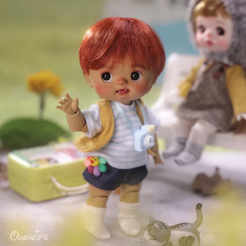 Hellbraune Hautfarbe Gold 1/8 BJD Puppe Komplettset und Nackte Gestreifte Kleidung Kleine Kamera Harz-Spielzeug Überraschungsgeschenk Puppen