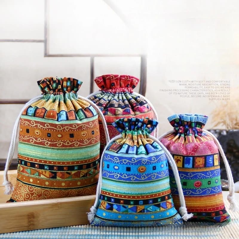 50 teile/los Hochwertige 7x9/10x14/13x18 cm Ethnischen Stil Hanf Baumwolle Kordelzug tasche Süßigkeiten Geschenk Schmuck Lagerung Klassifizierung