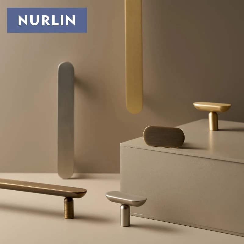 Nurlin massives Messing, schlicht, minimalistisch, italienisches modernes Design, Schrankschubladen, T-Griff, verlängerter Kleiderschrank,