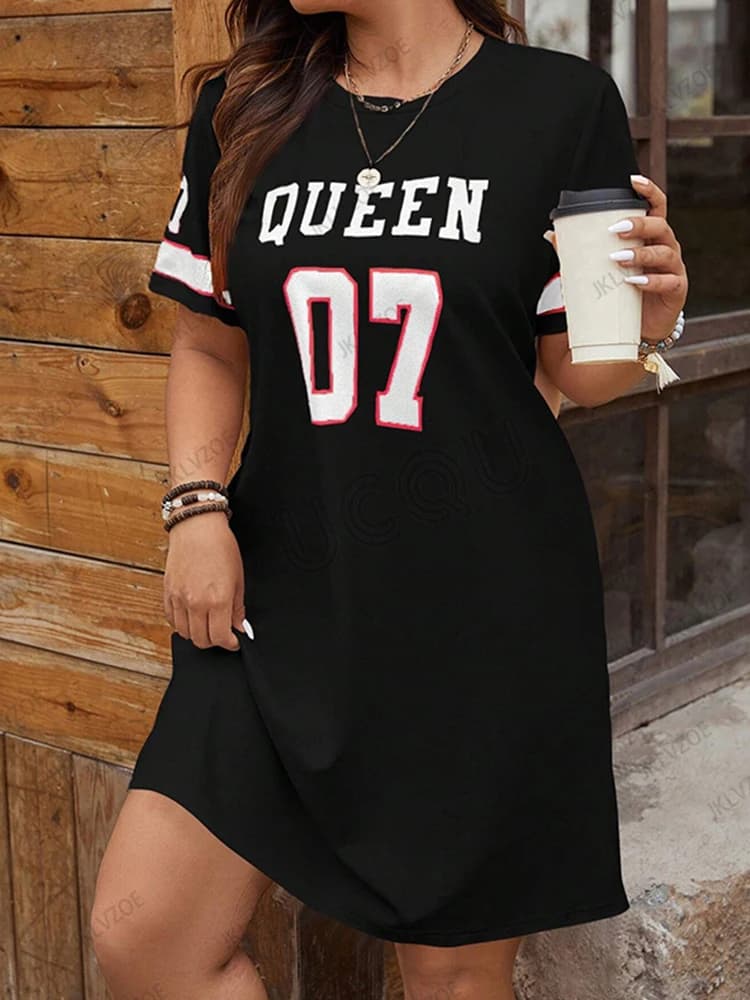 2025 Sommer Neue Damen-Königin Nr. 07 Grafik bedrucktes Kurzarm-T-Shirt-Kleid Sport Casual Jersey Y2K Loses übergroßes Kleid