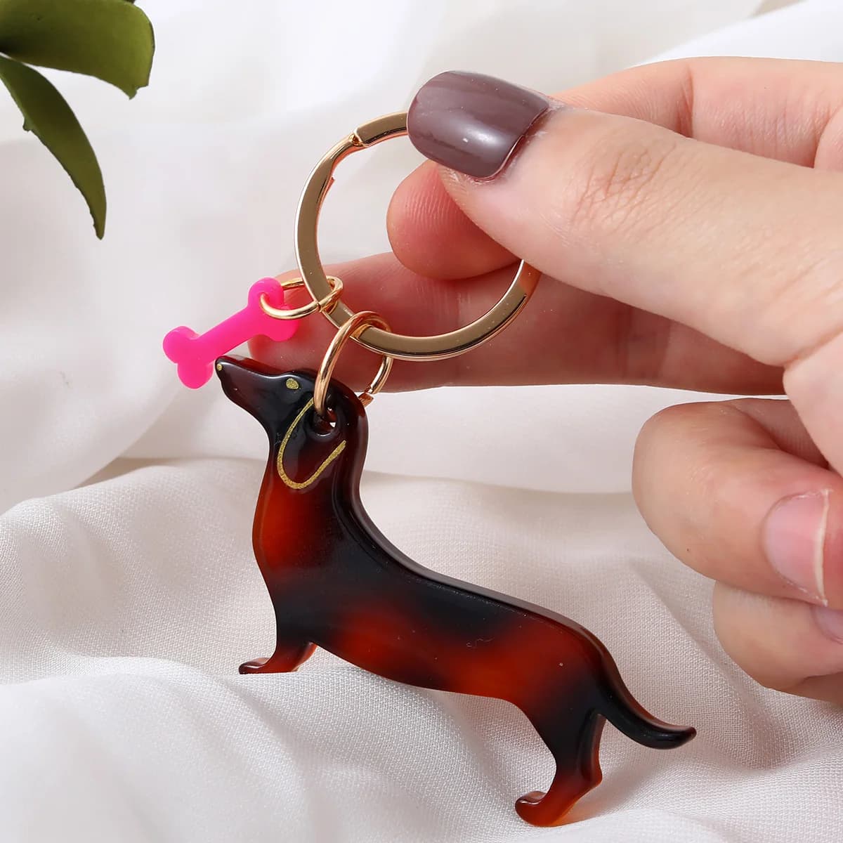 1 x personalisierter Schlüsselanhänger mit schwarzem Hund