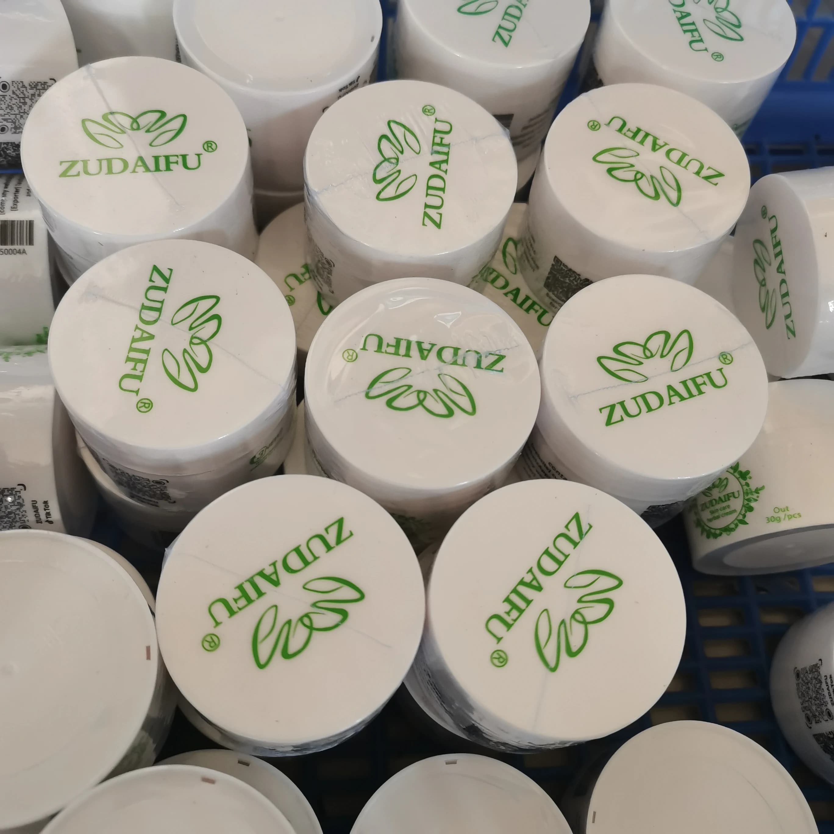 【Neues Datum】 4/12/24 Stück Zudaifu Herbal Feuchtigkeitscreme der dritten Generation, Hautpflegecreme, 30 g
