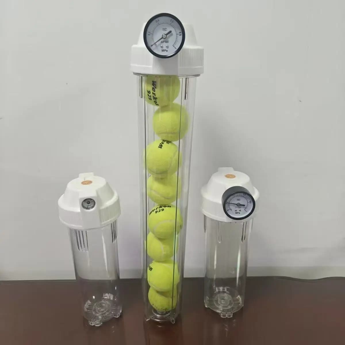 Der Tennis-Drucktank bietet Platz für 4/8 Tennisbälle. Bitte auslaufsicher und kann die praktische Lebensdauer großartig aufblasen