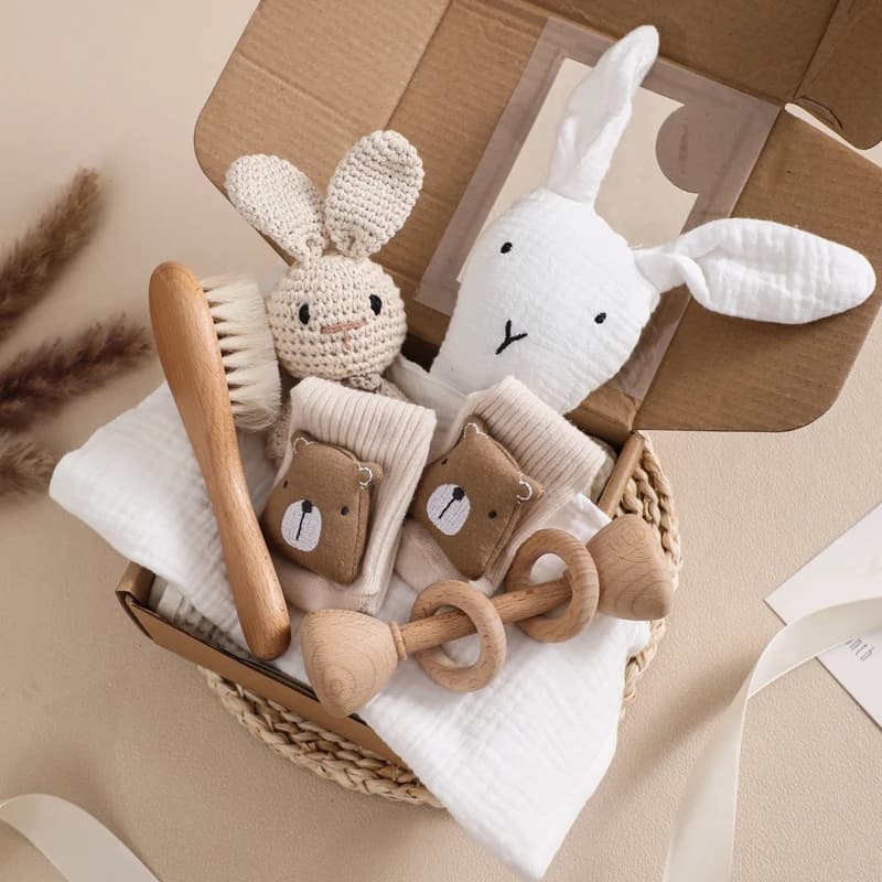 Baby doppelseitige Baumwoll decke 7pcs Neugeborenen Bad Set Geschenk box Holz häkeln Rassel bürsten Armband Handtuch für Baby party Geschenk