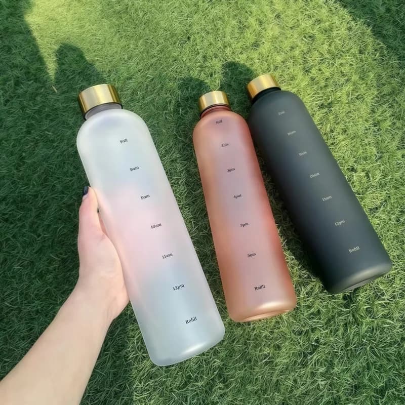 1000 ml Sportbecher mit großem Fassungsvermögen, Sommersport und Fitness, robuster, sturzsicherer Kunststoffbecher, Farbverlaufsfarbe, Wasserbecher