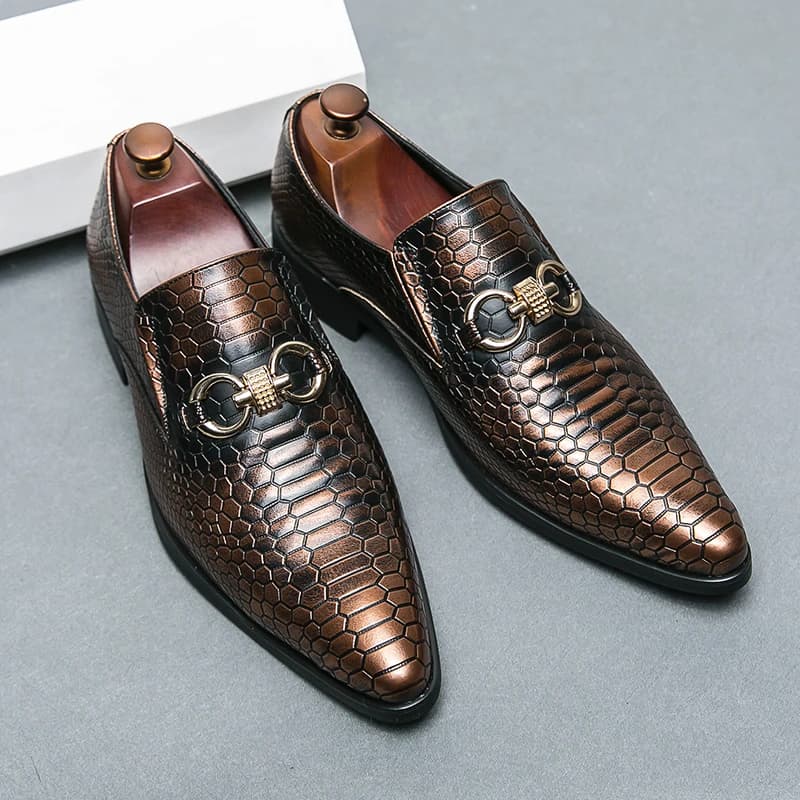 Retro Bronze Slipper rutsch feste Männer Schuhe spitzen Zehen Kleid Lederschuhe Luxusmarke Social Dress Schuh männlich bequem für Männer