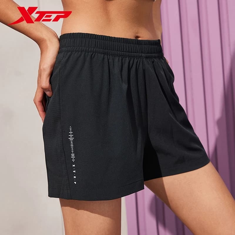 Xtep Shorts für Damen, Sommer, trendige Freizeithose, bequeme, elastische Sohle, atmungsaktive Hose 876228240052