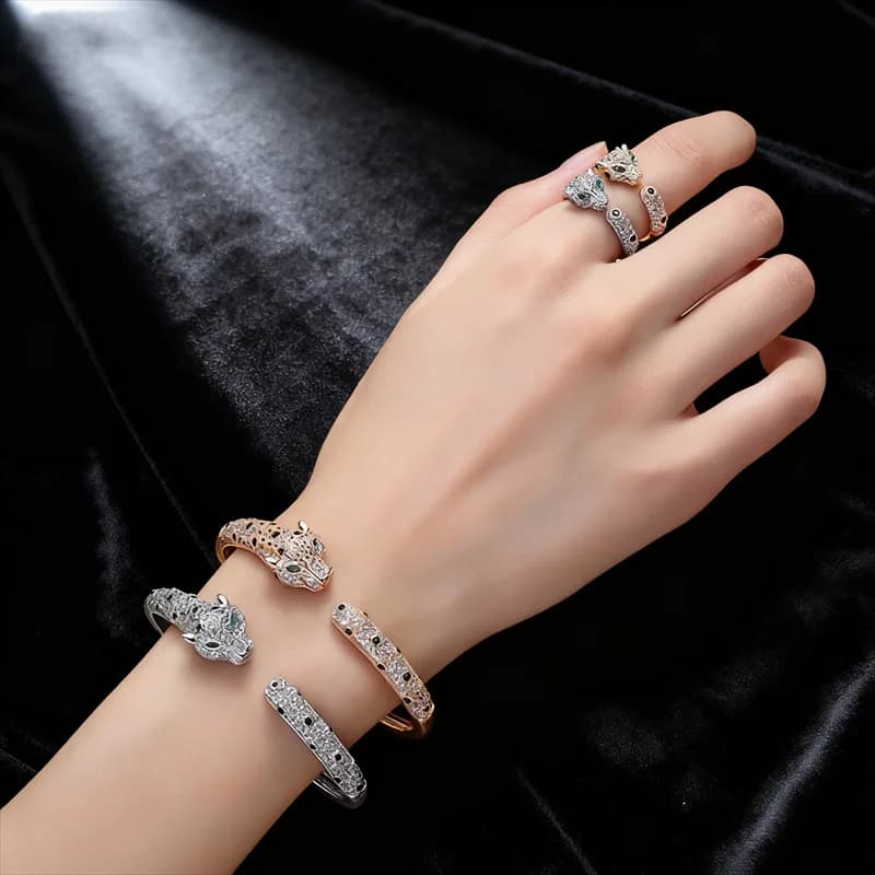 Luxus Leopard Armband Ring Set Pflastern 5A Zirkone Kristall Panther Offene Armreif Mode Frauen Party Tragen Schmuck Set