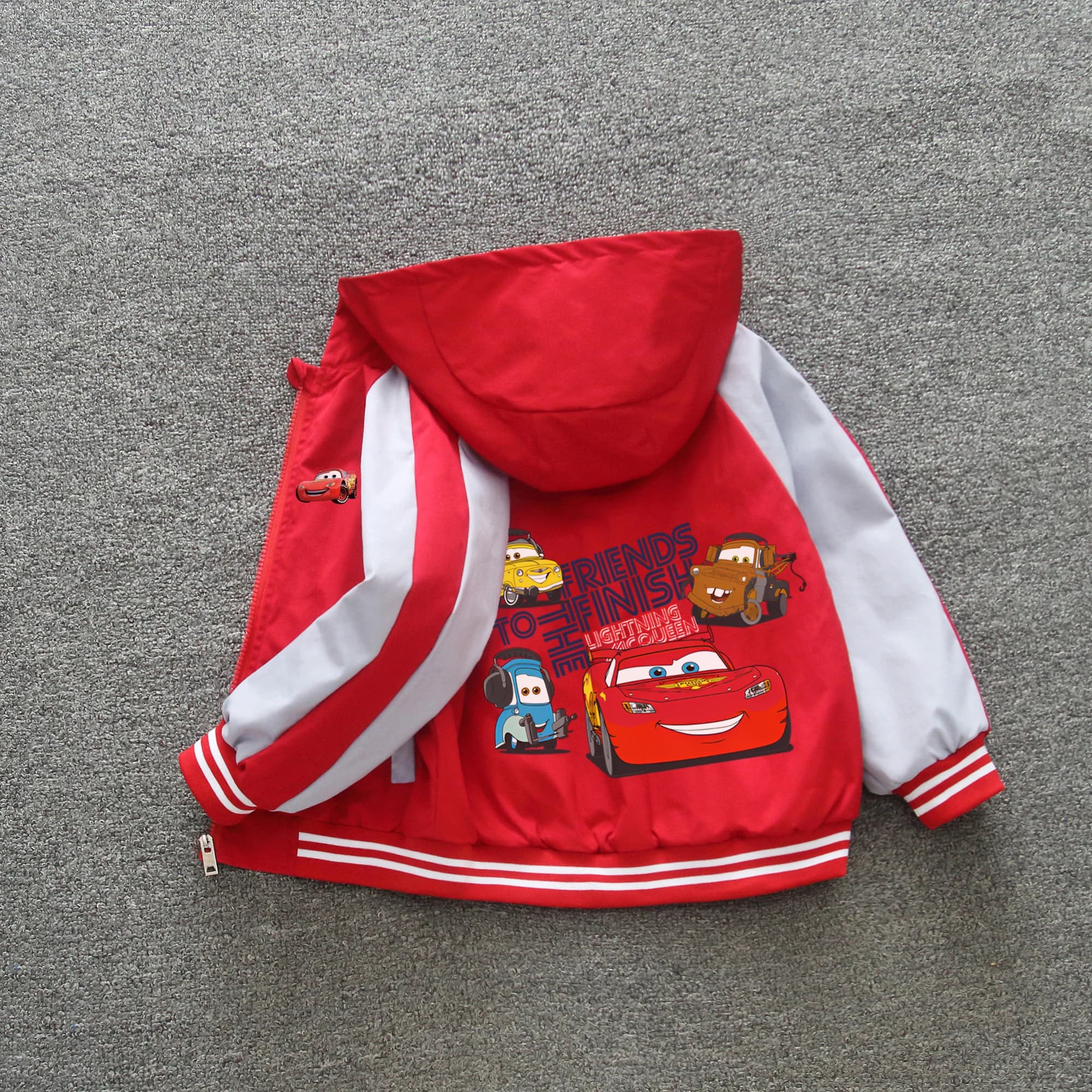 Cars Lightning McQueen Babykleidung 2026 Frühling Kleinkind Mädchen Junge Kapuzenjacke Cartoon Farbblock Reißverschluss Mantel Kinder