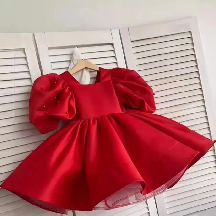 Kinder Neue Blumenmädchen Satin Kleider Geburtstag Party Mittlere und Kleine Kinder Modellierung Landebahn Klavier Spielen Tutu Rock Großhandel
