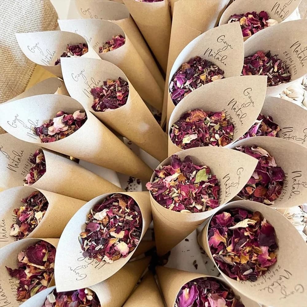 20/40 Stück personalisierte Hochzeit Kraftpapier Kegel benutzerdefinierte Name Datum Konfetti Kegel Hochzeit Dekorationen Braut Dusche Party