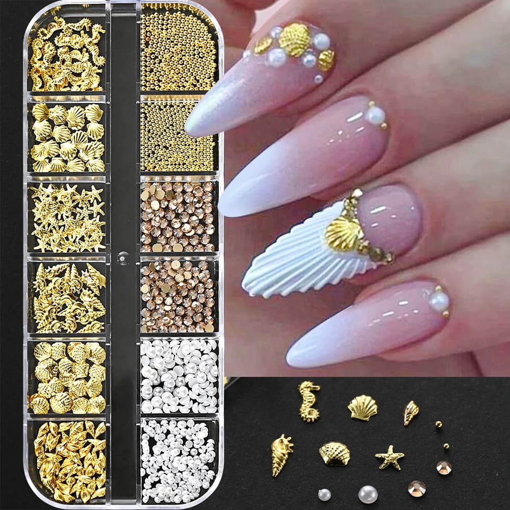 12 Gitter Ocean Gold Nail Art Charms Muschel/Seepferdchen/Seestern Weiße halbrunde Perlenedelsteine 3D gemischte Punk-Maniküre Metallnieten