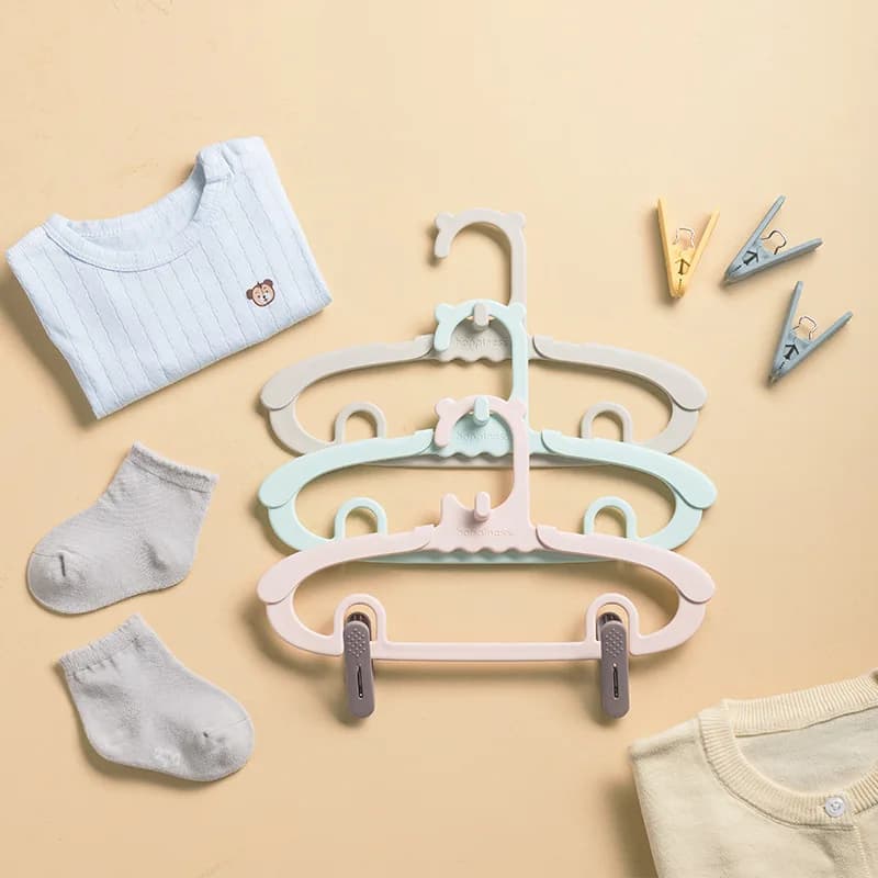10 Stück Baby-Kleiderbügel, verstellbare Baby-Kinder-Kleiderbügel, stapelbare Kinder-Kleiderbügel aus Kunststoff, geeignet für Kinderzimmer