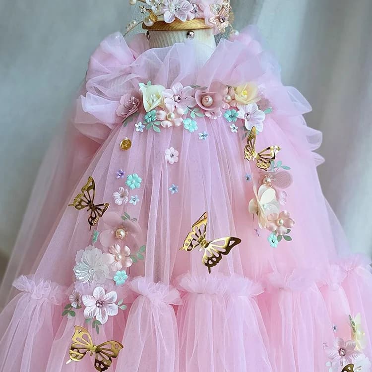 Mädchen Kleid 2024 neue Mode Pailletten Prinzessin Kleid Mädchen Schmetterling Flügel Mesh flauschiges Kleid Karneval High-End-Performance-Kleid