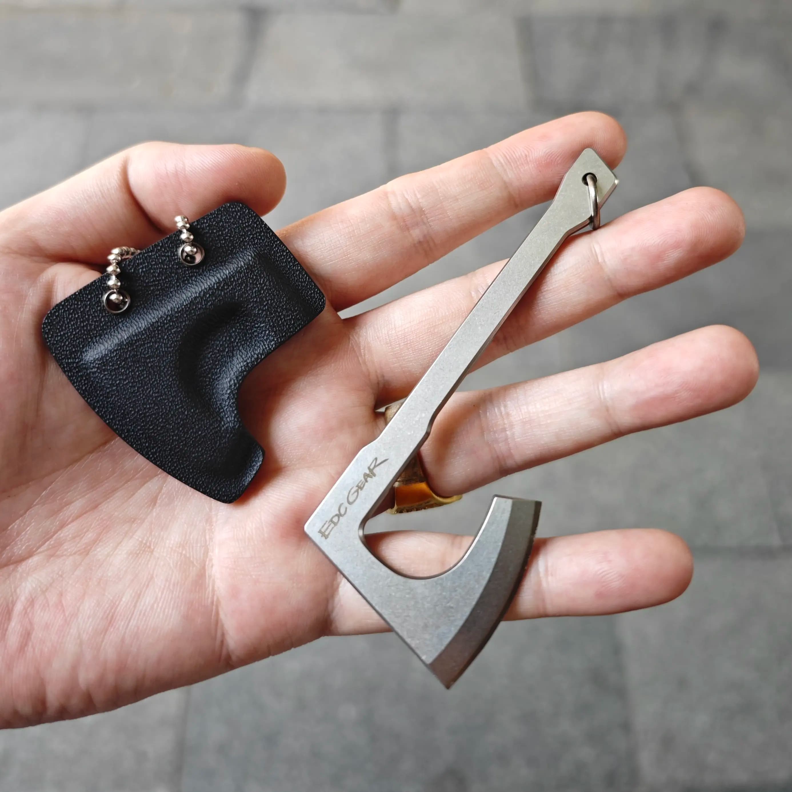Tragbare Outdoor-EDC-Mini-Kampfaxt aus Edelstahl als Anhänger-Halskette mit Scheide und Schlüsselanhänger-Werkzeug