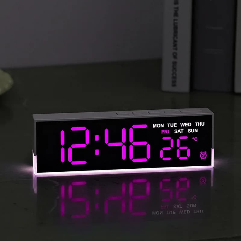 USB-betriebener digitaler Wecker mit weißem Stimmungslicht TEMP Week 2 Alarm DST Tischuhr, 3 Helligkeitsstufen, 12/24 Stunden LED-Uhr