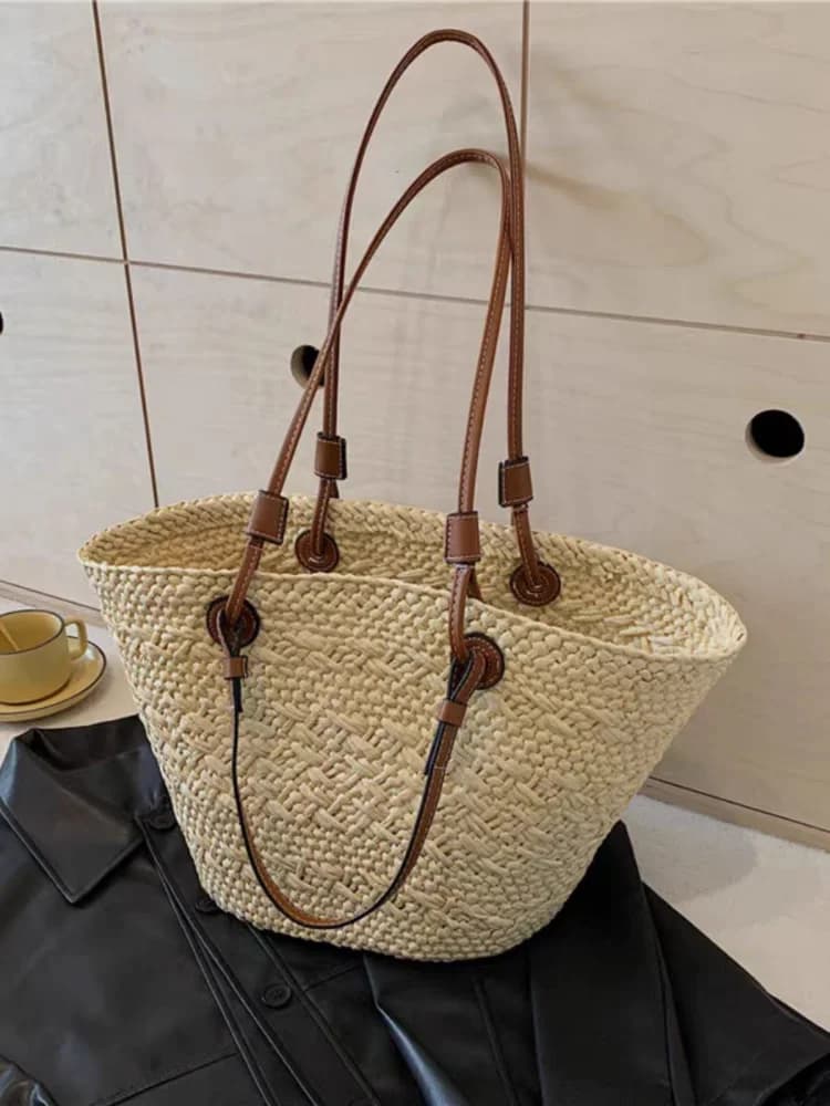 Bunte, aus Stroh gewebte Strandtasche, große Kapazität, Unterarmkorbtasche, Urlaub am Meer, gewebte Tasche, geräumige Damen-Shopper-Tragetasche