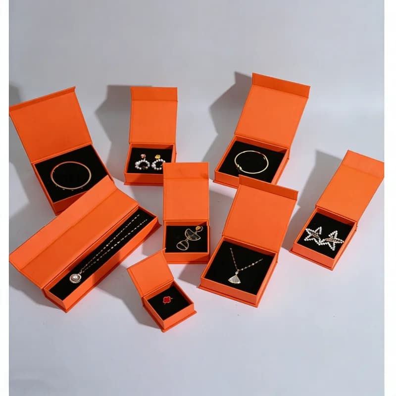 12 Stück Beige Lila Schwarz Magnetverschluss Luxus Schmuckbox Elegante Aufbewahrung Geschenkverpackung für Halsketten Ohrringe Ringe