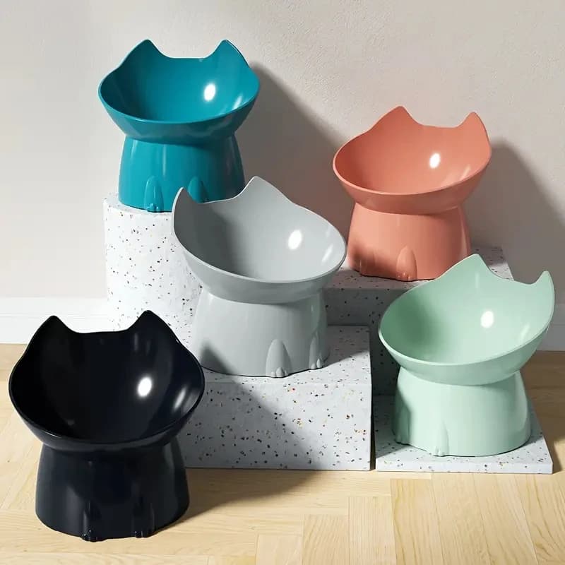 1 Stück WhiskerWare erhöhter Katzennapf, erhöhter Futternapf aus Kunststoff mit kippbarem Rand, Nackenschutz für Katzenfutter