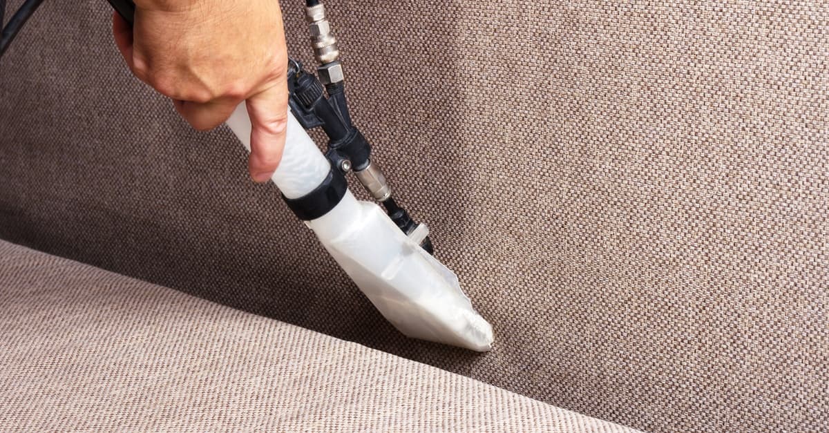 Professionelle Dampfreinigung für Sessel oder Sofa