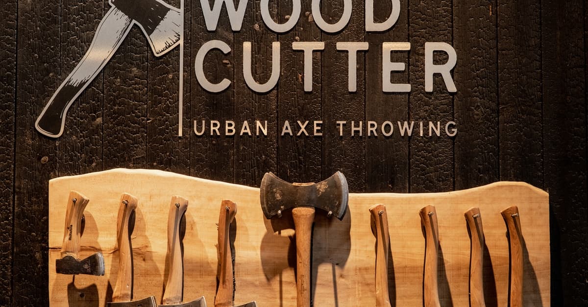 Woodcutter Köln: Premium Axtwerfen – Spaß und Action mit der Axt