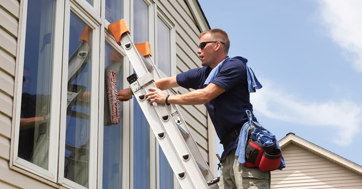 Fensterreinigung mit Rahmen für bis zu 8, 15 oder 20 Fenster