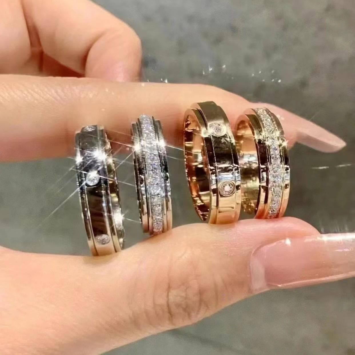 Drehring mit 18 Karat Gold plattiert, Sieben-Diamanten Einzelbohrer Vollbesatz, Drehring Kommt und Geht Hohe Version