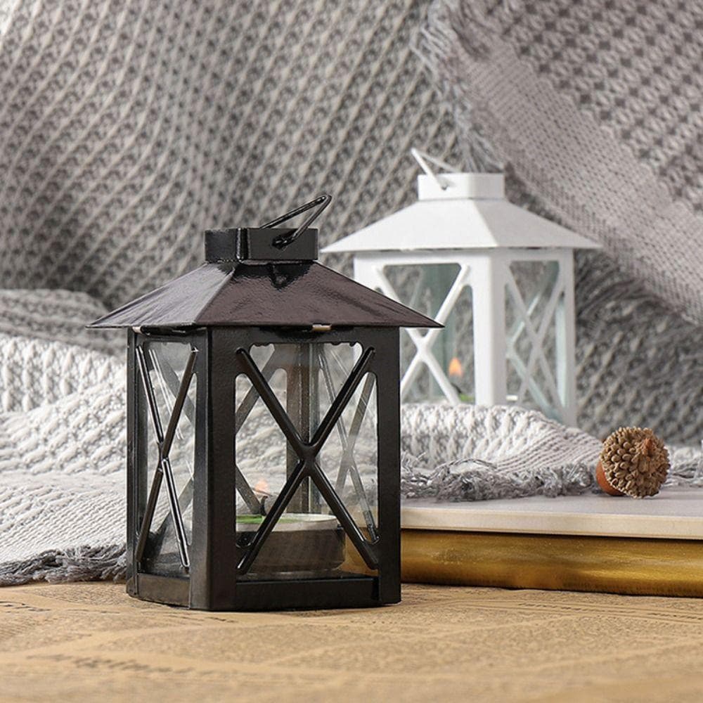 Exquisiter Europäischer Kerzenhalter Handgefertigte Außenkerzenlaterne Elegante Eisen-Windlampe Tisch weiß