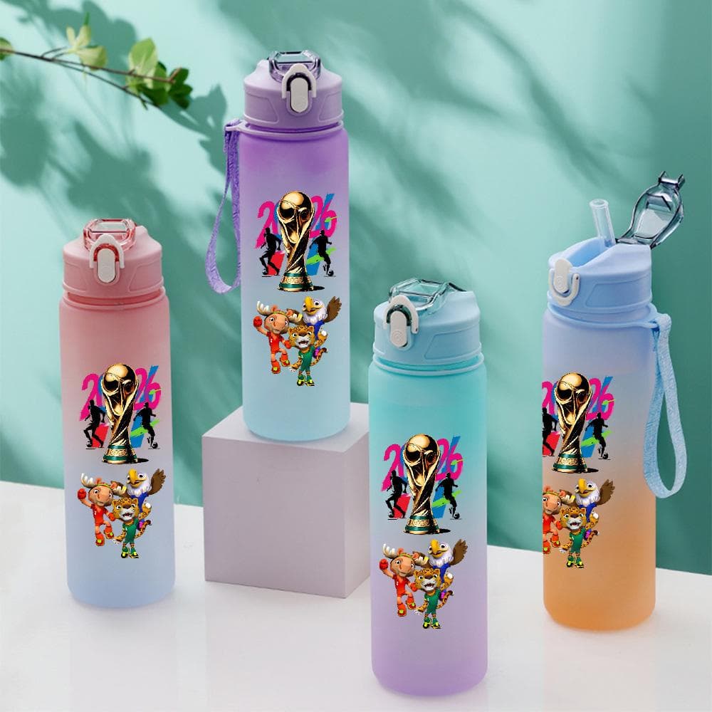 2026 FIFA Fussball-Weltmeisterschaft Wasserbecher Große Kapazität Outdoor Tragbare Seil Trinkflasche Geschenk für Jungen und Mädchen Fussballfan