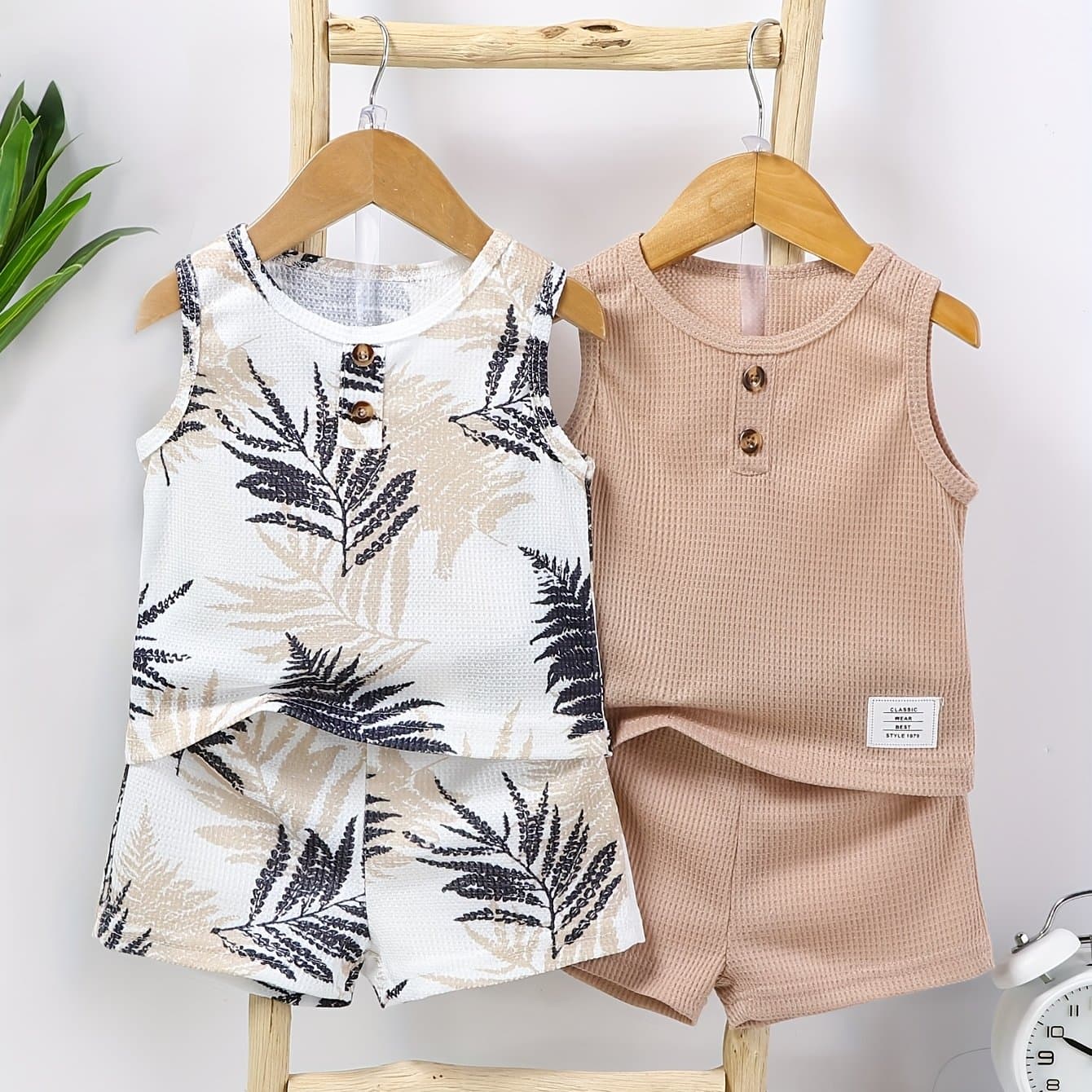 TEMU 4-teiliges Set mit Sommer-Blattmuster und einfarbigem Waffelstrick-Rundhals-Tanktop und Shorts, lässiges Mode-Set für Babyjungen, für