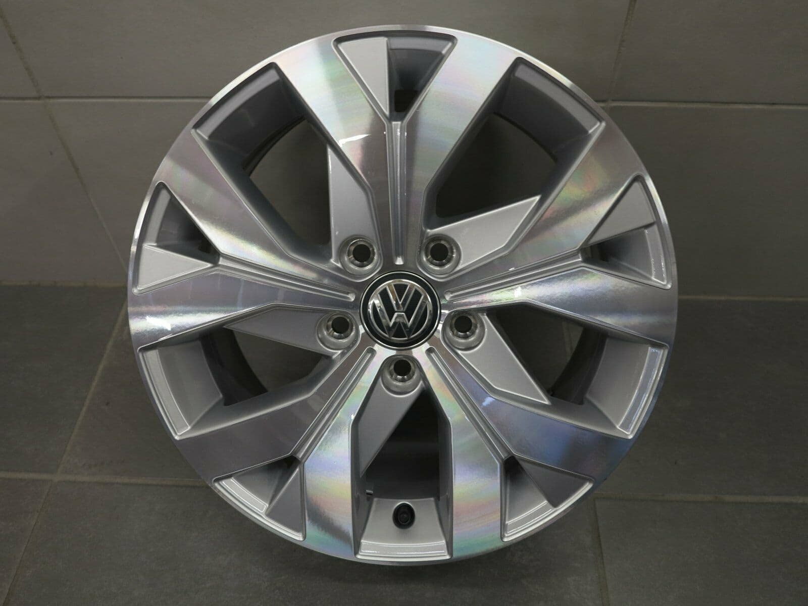 16 tommer original VW Passat 3C B7 3G B8 Beetle 5C 3G0601025B Moskva hjul