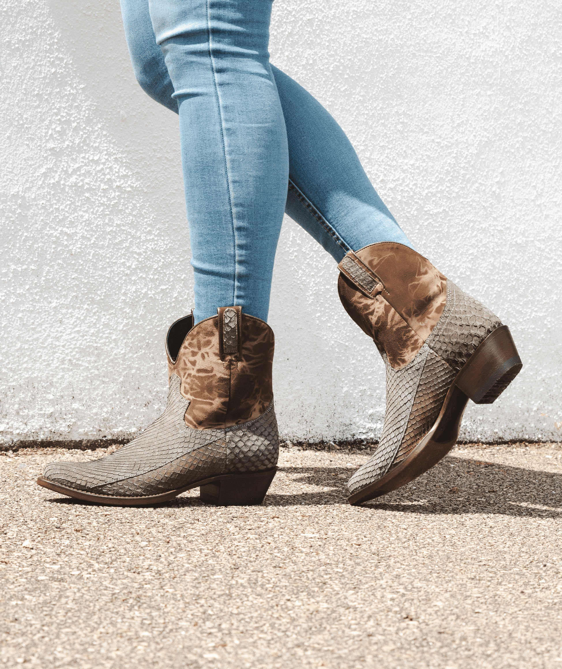 3051 J LINI PYTHON BC GREY / FLOWERED BROWN