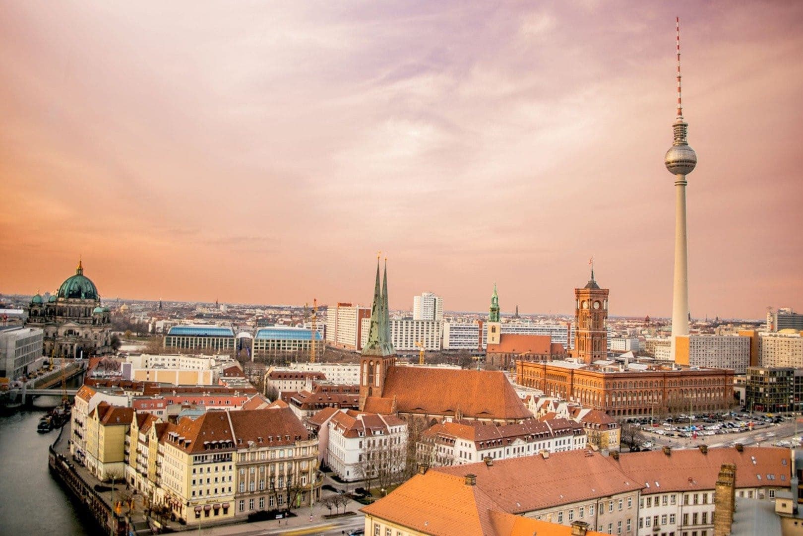 Flug von Landshut nach Berlin