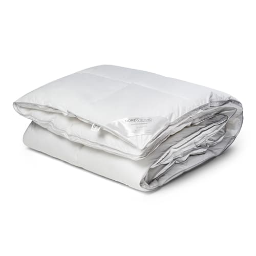 Ganzjahres-Doppeldecke 200x220 cm - Weiche und voluminöse Daunenfaserdecke - Nordstrand Home allergikerfreundliche Doppel-Faserdecke