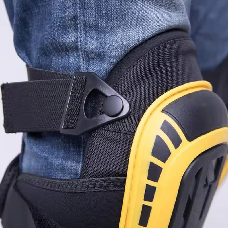 Industrielle Knieschützer. Verstellbare Knieschützer. Das professionelle Kniegelenk verwendet hochfeste EVA-Schaumstofffüller mit einem bequemen