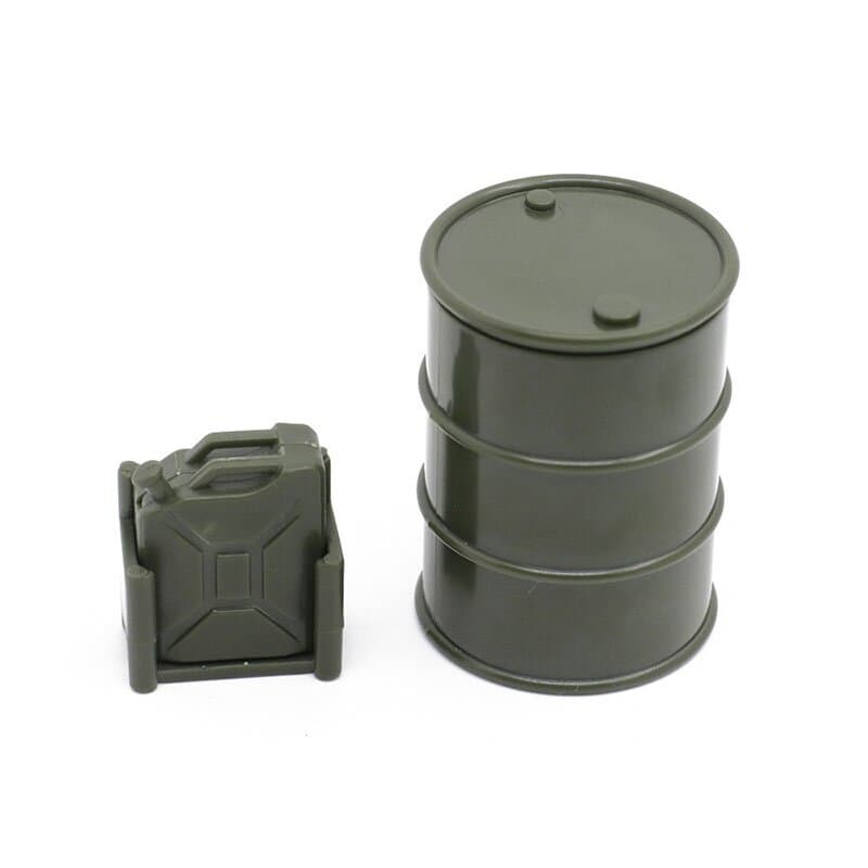 Ölfass 42mm und Kanister 24mm Kunststoff Grün Deko 1/24