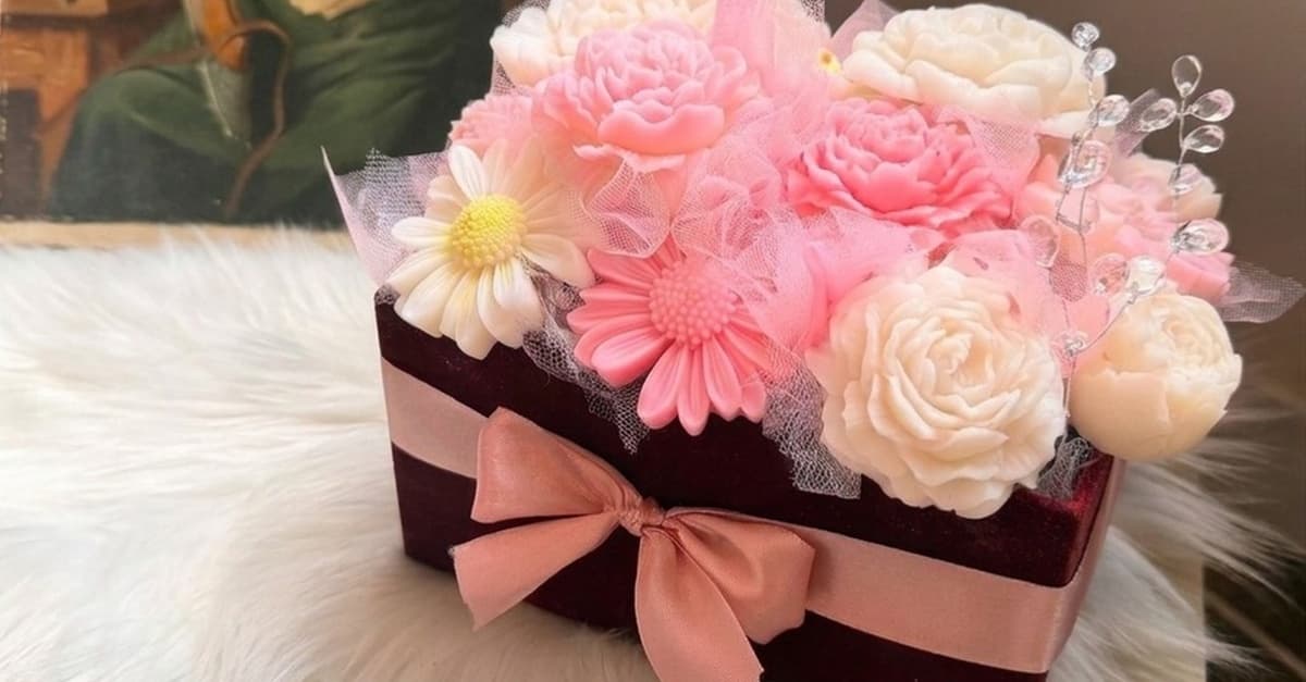 Kerzen-Blumenstrauß-Workshop inkl. Getränk & Candybar für 1-4 Personen