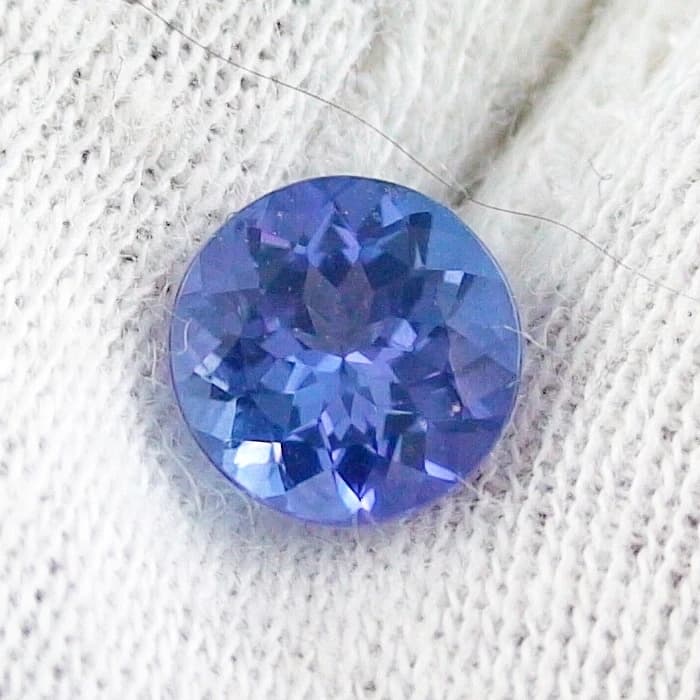 Tansanit in blau violett 1,27 ct - Rund Brillant - 6,84 x 4,15 mm