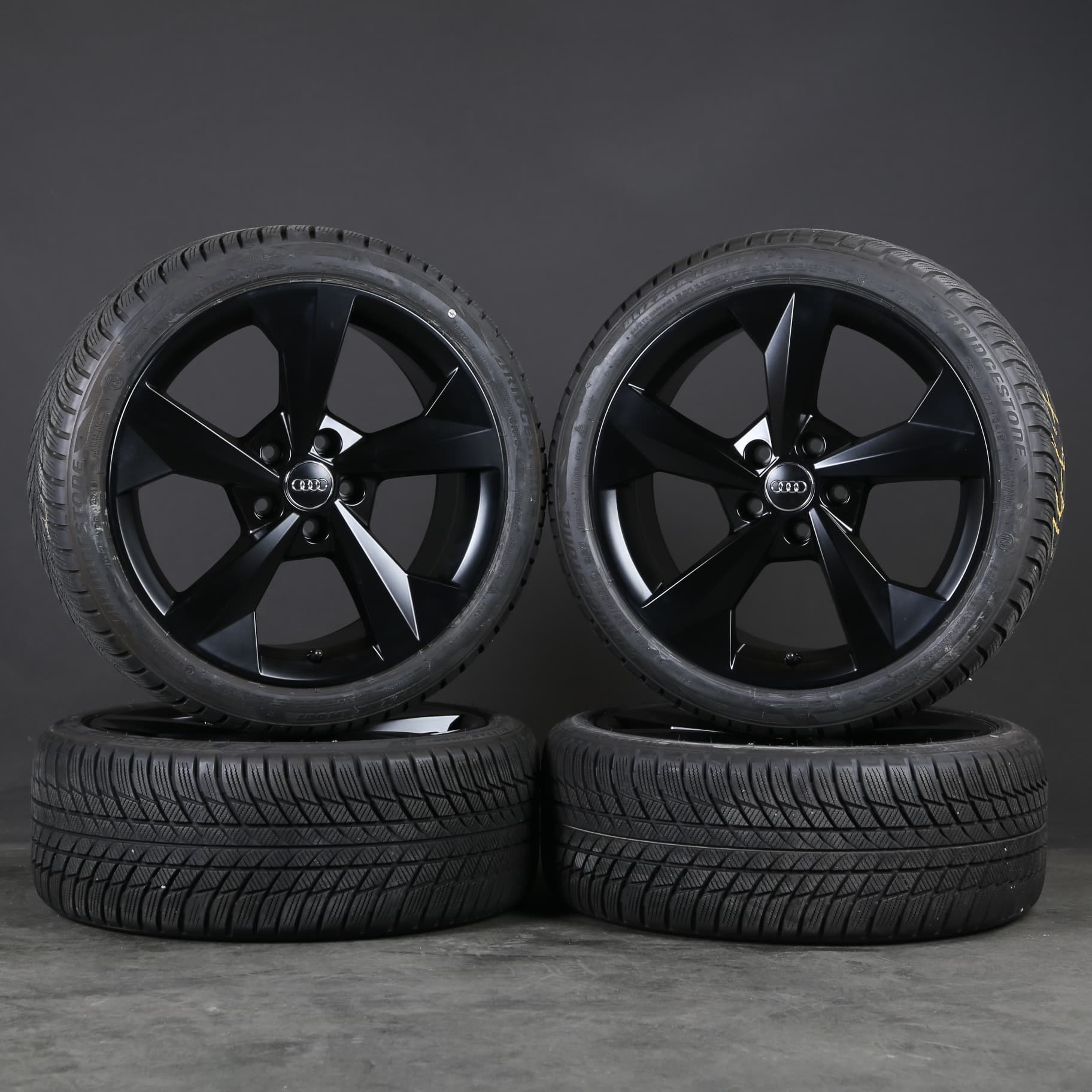 Audi A3 S3 8Y 18 Zoll Winterräder original 8Y0601025J Winterreifen